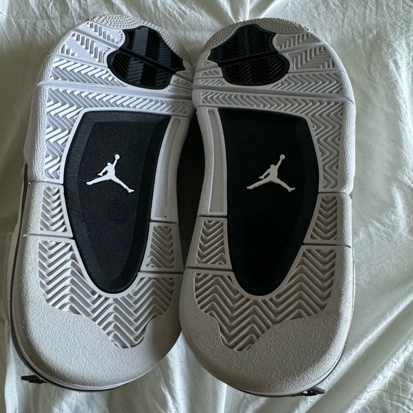 Jordan 4s “Military Whites” - Picture 6 of 6